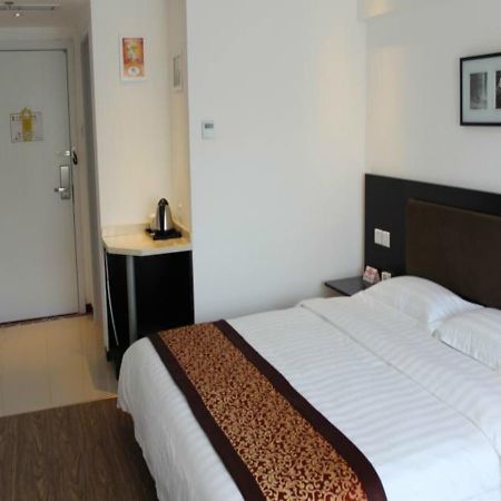 Super 8 Hotel Chaoyang Park South Dongfeng Road Beijing Exterior photo